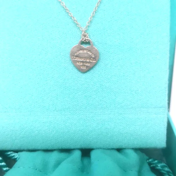 Tiffany and co. Pendant Return toTiffany Pink mini.Necklace.Silver 925..